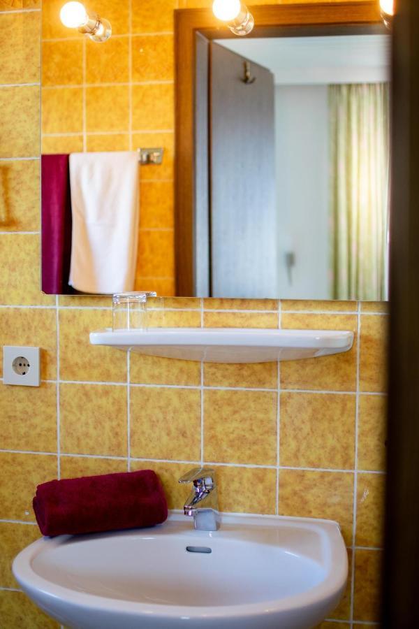 Отель Gaestehaus Schmid Оберштауфен Экстерьер фото