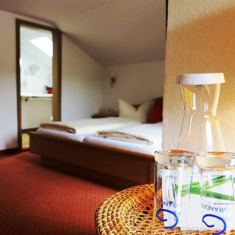 Отель Gaestehaus Schmid Оберштауфен Экстерьер фото