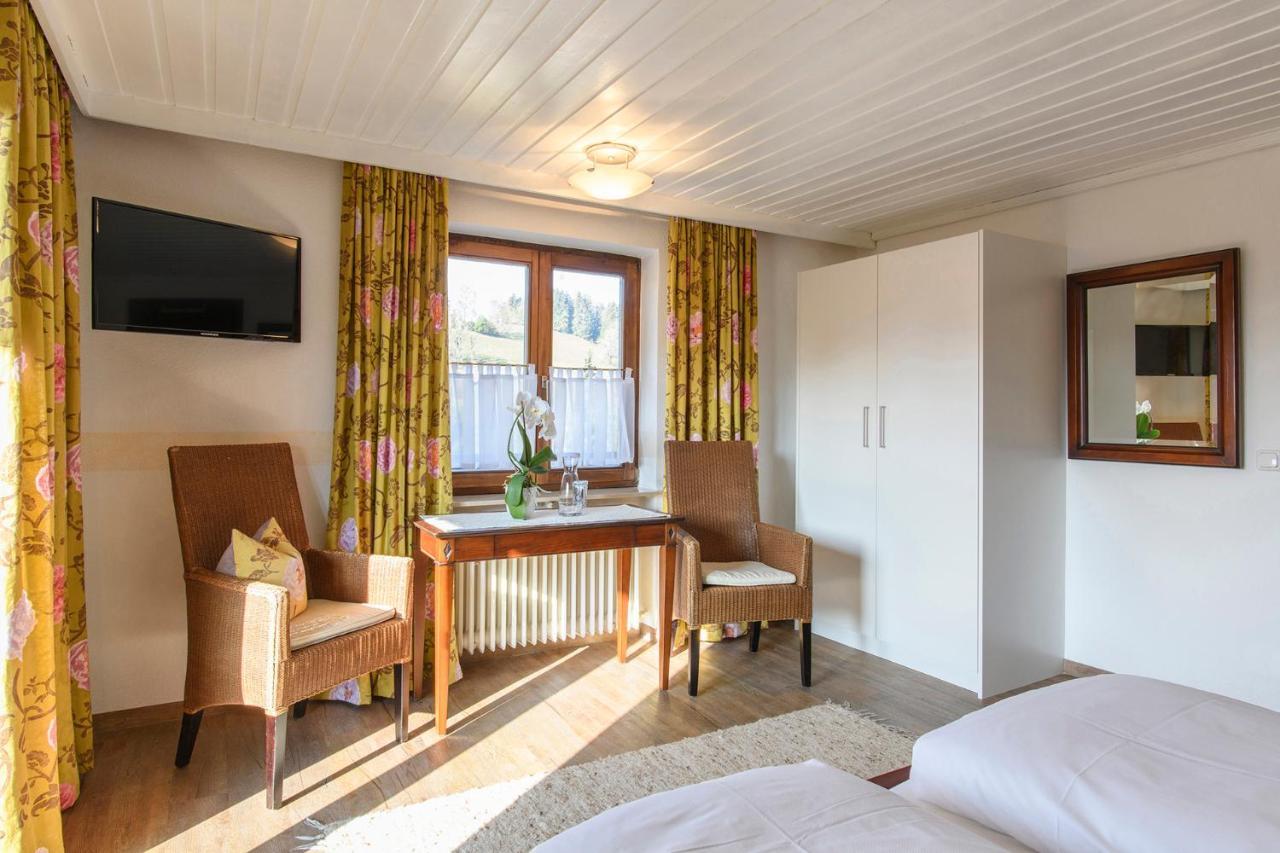 Отель Gaestehaus Schmid Оберштауфен Экстерьер фото